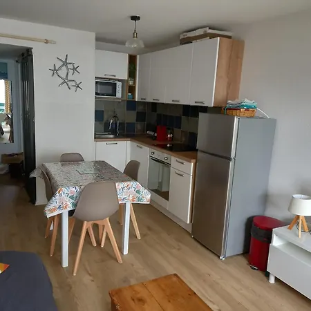 Apartment Apparemment 50m De La